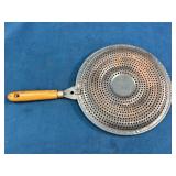 Metal Splatter Screen with Wooden Handle