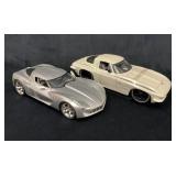 Two Chevrolet Corvette Diecast Model Cars, 1:18 Sc