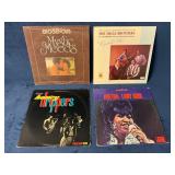 4 Vinyl Records Featuring Aretha Franklin and The