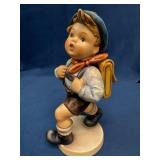 Goebel Hummel Figurine ï¿½School Boy ï¿½ Schulschwï¿½nze