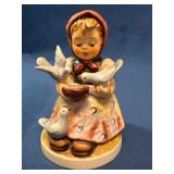 Goebel Hummel Figurine ï¿½Cinderella ï¿½ Aschenputtelï¿½