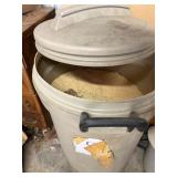 Rubbermaid Bruiser Plastic Garbage Bin with Saw Du