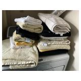 Lot Towels in Neutral and Yellow Tones