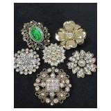 Six Small Vintage Brooches with Rhinestone and Pea