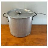 Aluminum Stock Pot with Lid and Serving Ladle