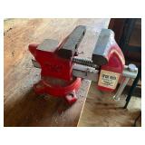 Great Neck No. 38171 Bench Vise with Rotating Base