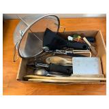 Light Miscellaneous Kitchen Supplies