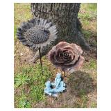 Metal Sunflower and Rose Garden Stake with Frog Fi