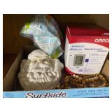 Lot Including Santa Claus Ceramic Decoration, Omro