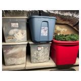 Five Totes Outdoor Christmas Lighting and Decor