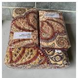Malta Spice Full/Queen Quilt with Matching Shams