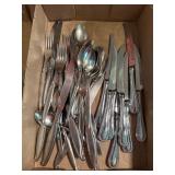 Flatware Set with 8 Towle Stainless Steel Knives