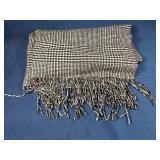 Black and White Houndstooth Patterned Woven Shawl