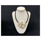 Mother-of-Pearl Flower Pendant Necklace with Multi