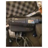 Sony CCD-TR23 Video8 Handycam Kit