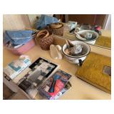 Bathroom Accessory Lot