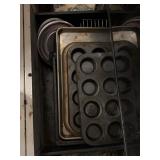 Bakeware and Metal Strainer Set