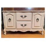 French Provincial Style Dresser 44.5x25.5x16'