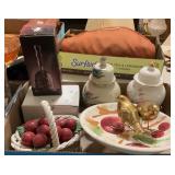 Lot: Decorative Ware, Gold Bird Figurines