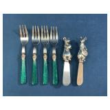 4 Green Handle Forks & 2 Animal Spreaders