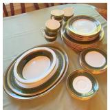 Spode Royal Windsor China Service for 8, Platters
