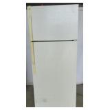 GE Top-Frezzer Refrigerator