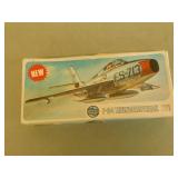F84 Thunderstreak airplane model kit  1/72 scale