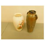 2 Decorative vases