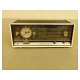 CUBE STYLE CLOCK/RADIO MODEL  RC-6020 C (WORKING)
