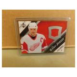 2005-06 UD Steve Yzerman JSY Game Used Jersey