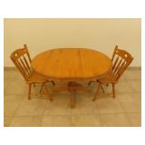 Wooden diningroom table with 2 chairs 40X50