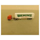 ATHEARN TRACTOR & TRAILER 'BEKINS'