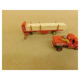 2-WALTHERS RINGLING BROS SERVICE TRUCK +POLE WAGON