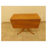 Duncan Fyfe diningroom table with 1 drawer