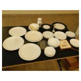 Miscellaneous glass lot