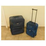 2 Travel suitcases