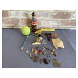 BOX LOT: VINTAGE TRINKETS - CLOWN COIN BANK,