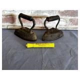 (2 PCS) ANTIQUE SAD IRONS