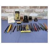TUB OF ASSORTED PENS & PENCILS - MANY DIP PENS,