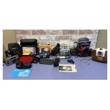 BOX LOT: ASSORTED CAMERAS - NIKON ONE TOUCH 35MM