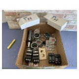 BOX LOT: ELECTRICAL SUPPLIES- CIRCUIT BREAKER WITH