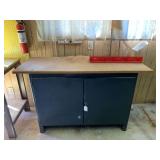 WORKBENCH WITH METAL DRAWERS INSIDE