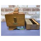 GRIFFIN SHINEMASTER SHOE SHINE BOX & SUPPLIES