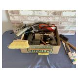 BOX LOT: ASSORTED PAINTING ITEMS - BRUSHES,