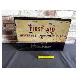 VINTAGE FIRST AID INSURANCE EMERGENCY CASE WITH