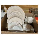 BOX LOT: 27 PC SIGNATURE STONEWARE DINNERWARE