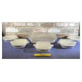 BOX LOT:  6 PYREX DISHES WITH LIDS