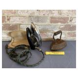 (2 PCS) VINTAGE SAD IRON & VINTAGE GENERAL