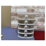 5 DRAWER CONTAINER WITH 15 BEADED NECKLACES