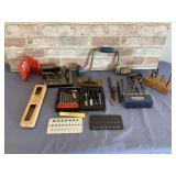 BOX LOT: ASSORTED DRILL BITS, LOCKHEAD, HAND